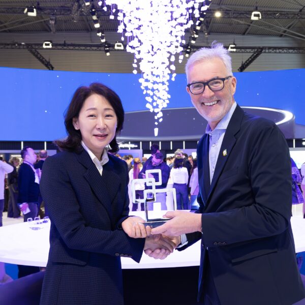 Samsung Galaxy S26 Ultra Wins ‘Best in Show’ at MWC 2026