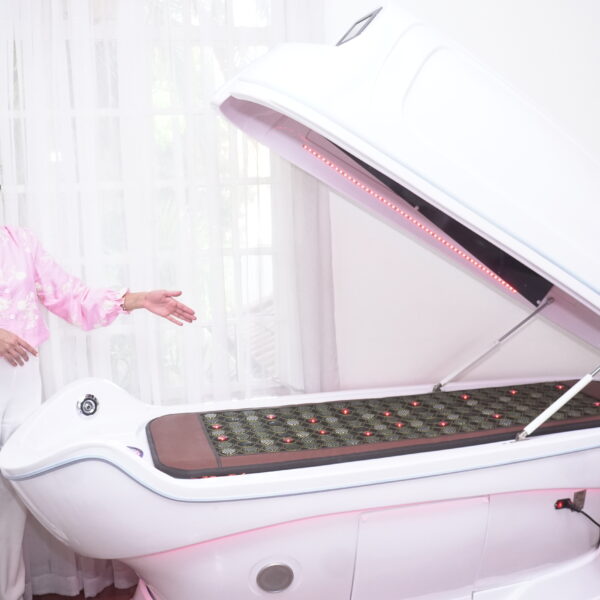 How Moxibustion and Photobiomodulation are Redefining Modern Integrative Recovery